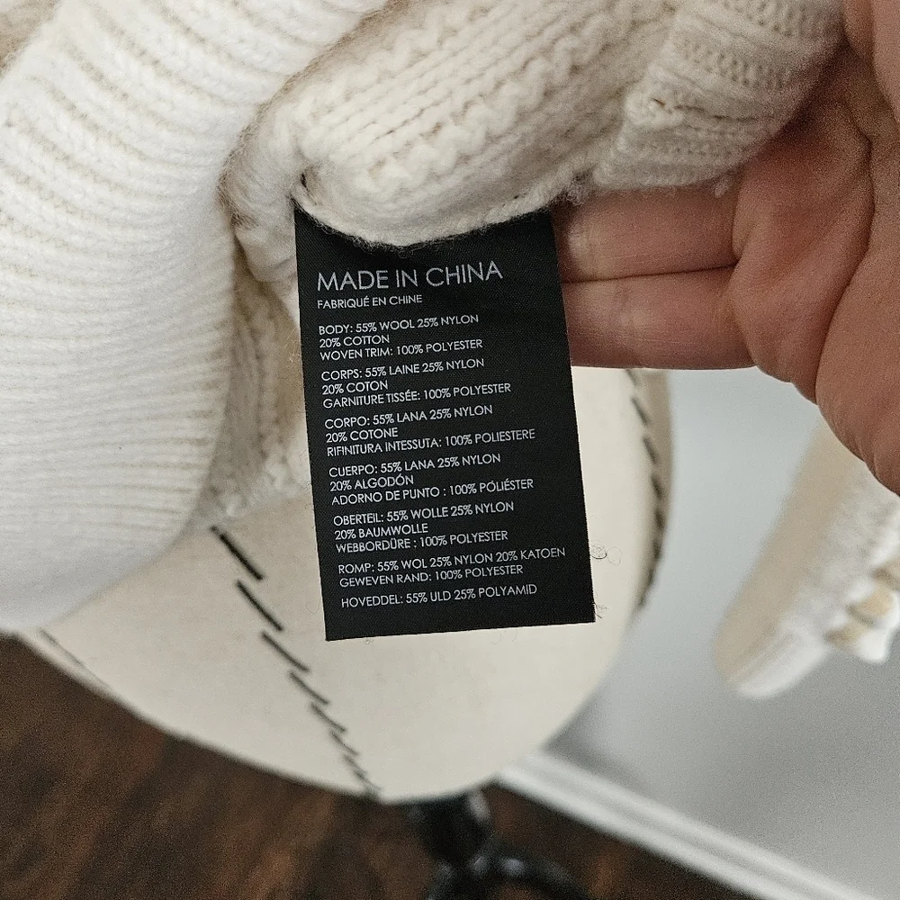 Club Monaco Ivory Woven VNeck Sweater